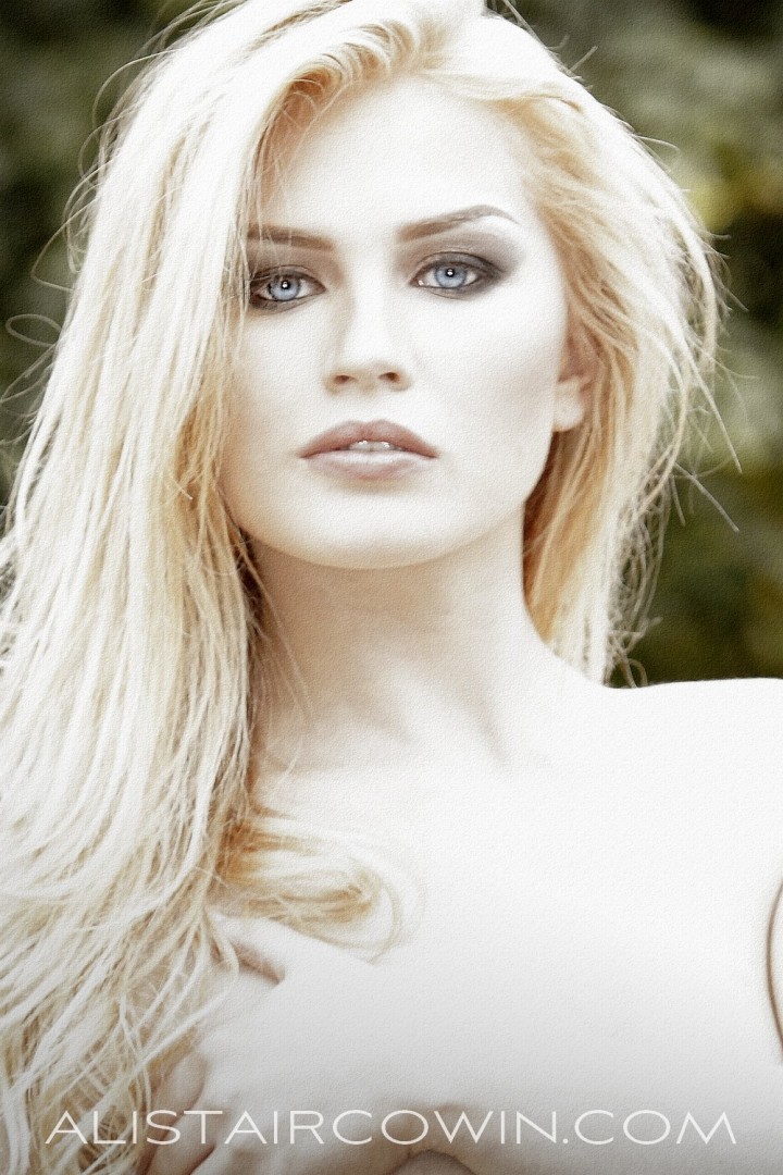 Studio beauty shoot for model's Portfolio.  Maquilleuse: Chloe Bradley