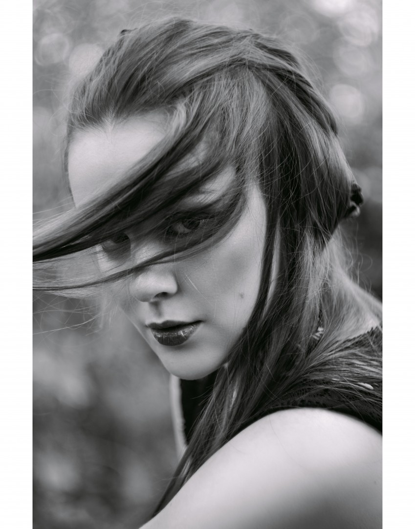 Model: Lucy Mottram<br />
Mua: Jessie Harries<br />
Secret Garden shoot.